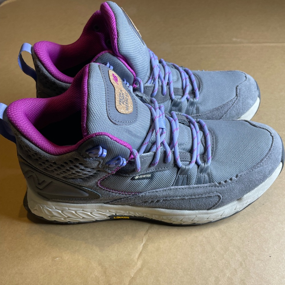 NEW Wmn's SZ 8.5B NEW BALANCE Fresh Foam X Hierro Mid Harbor GREY  PURPLE BLACK